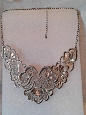 £12.99 • Buy Necklace  Silvertone Statement