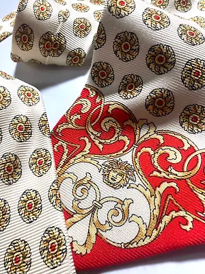 GIANNI VERSACE VINTAGE '90s MEDUSA HEAD BAROQUE FLOWER TIE ITALY GOLD WHITE • $105.24