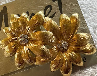 Vintage Monet Daisies Brushed Gold Tone Rhinestones Pin Brooch Never Worn • $19.96