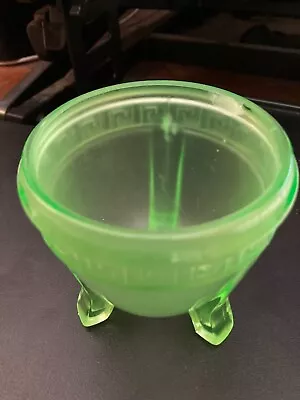 Vintage Green Vaseline Glass Three-leg Bowl (with Crack) • $4.99