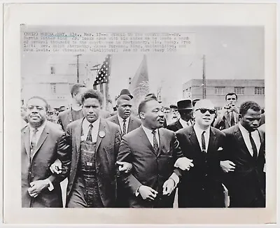 MARTIN LUTHER KING & JOHN LEWIS***SELMA AL CIVIL RIGHTS MARCH VINTAGE 1965 Photo • $1341