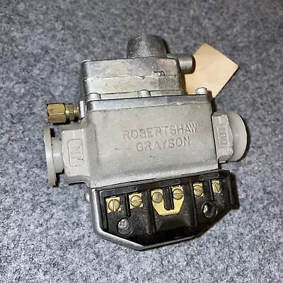 Vintage NOS Furnace Gas Valve HC-E Robertshaw Grayson • $79