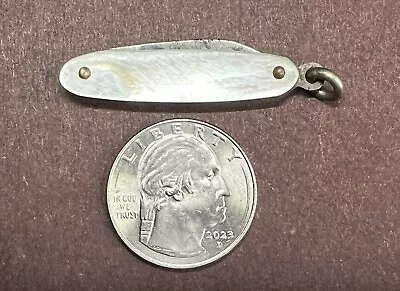 VINTAGE Tiny Mother Of Pearl MINIATURE MINI POCKET KNIFE CHARM PENDANT KNIVES • $24.95