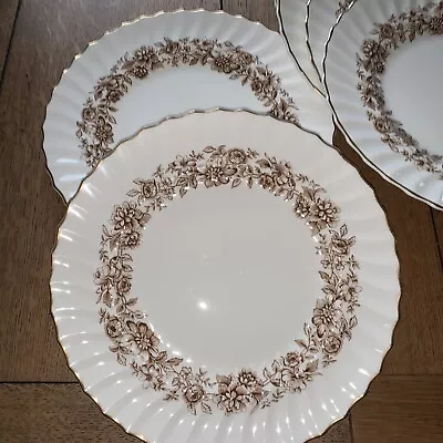 Royal Doulton “ Mayfair” Dinner Plates X 6 White/gold • £10