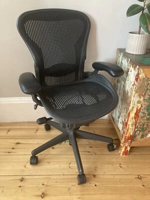 £499.95 • Buy BLACK MESH HERMAN MILLER AERON Office Chair FULLY LOADED POSTURE-FIT SIZE B Desk