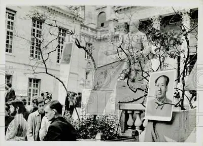 1968 Press Photo Striking Students & Mao Tse-tung Portrait Sorbonne University • $20.88