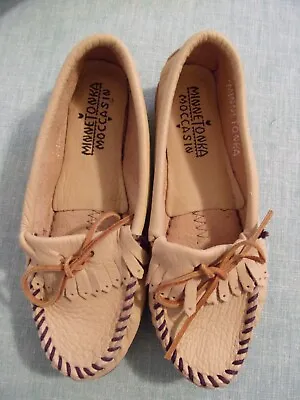 Minnetonka Deerskin Soft-T Ladies Champagne Deerskin Moccasin Shoes 5 NEW • $22