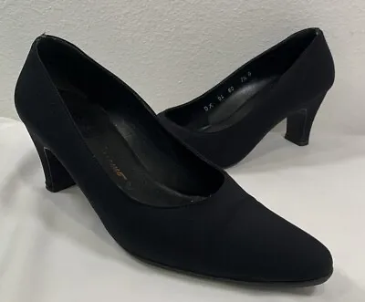 Vintage SALVATORE FERRAGAMO Women's Size 7.5B Pumps Heels Shoes Black Italy • $19.99