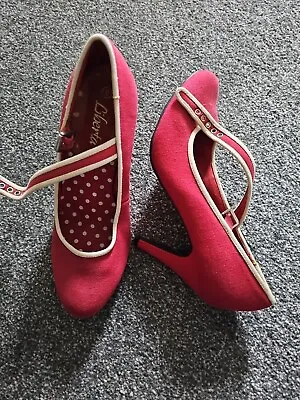 Liberta Red Canvas Shoe. Size 6 Heels • £6