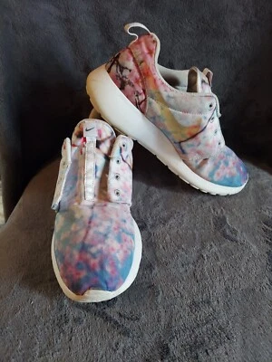 $15 • Buy Nike Roshe One Womens Size 7.5 Blue Pink Cherry Blossom Running Shoes 819960-100
