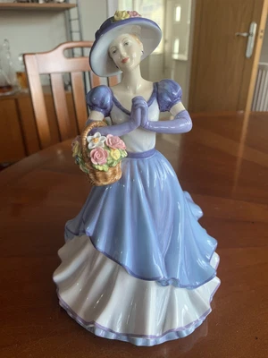 £39.99 • Buy Royal Doulton Pretty Ladies Happy Birthday 2011 Hand Painted Figurine HN5428