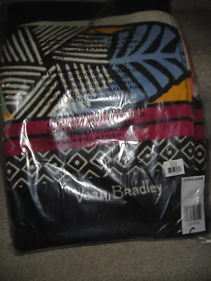 VERA BRADLEY OVER-SIZED BEACH TOWEL In The  KAUAI  FLORAL  PAT. NWT! $49 RETAIL • $23.99