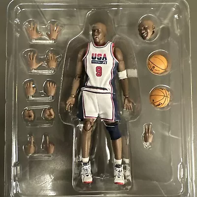 Medicom Toy MAFEX - Michael Jordan (1992 Team USA) Collectible Figure • $85