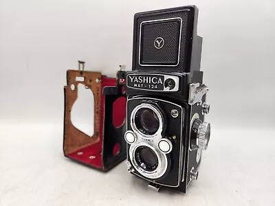 Vintage Yashica Mat 124 Medium Format TLR Camera - Yashinon 80mm F3.5/2.8 Lenses • £194.44