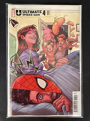 Ultimate Spider-man #4 Elizabeth Torque Variant • £5.10