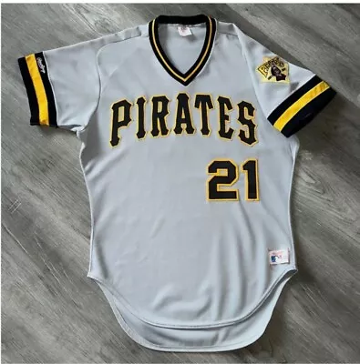 Pittsburgh Pirates Roberto Clemente Rawlings Throwback Jersey.  Size  42  • $130