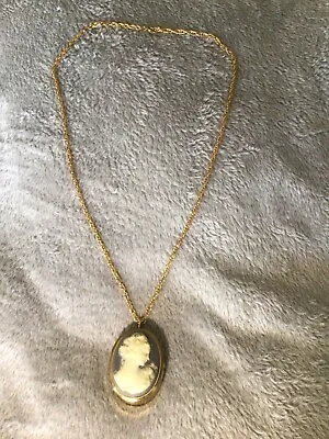 Vintage Sankyo & Wan Cameo Music Box Pendant Doctor Zhivago Lara's Theme • $250