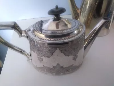 Vintage Walker & Hall Silver Plated Tea Pot 16cm Tall / 25cm Width / 825 Grams • £9.99