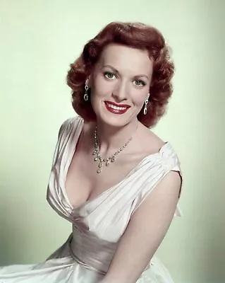 Film Legend MAUREEN O'HARA Photo   (216-F ) • $11.67