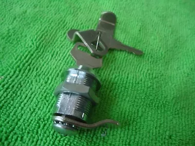 $8.50 • Buy Vintage Deluxe Cabinet Lock With 2 Keys (New)