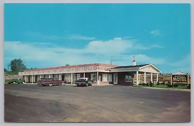 Roadside~Robbins Motel & Parking Lot~Richmond KY~Taylor Color~Vintage Postcard • $1.50