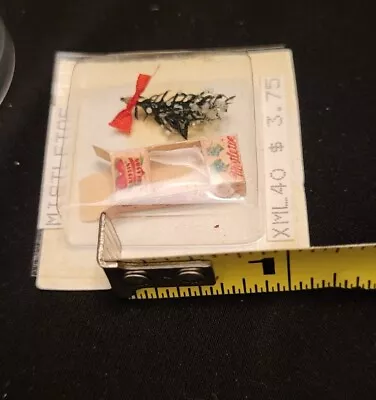 Vtg Miniature Dollhouse Box Of MISTLETOE 1:12 • $12