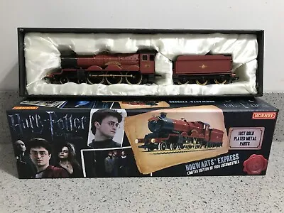 Hornby R3082 HARRY POTTER HOGWARTS EXPRESS Deathly Hallows Gold Plated Edition • £324.95