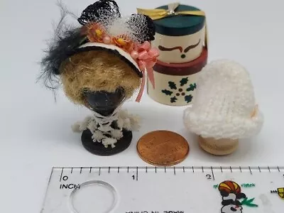 DollHouse Accessories  Miniature Wig Two Hats And A Hatbox One Inch Scale • $12