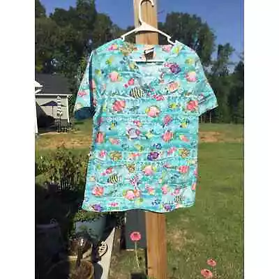 Cottonality Womens Scrub Top Medium M Nurse Scrubs Fish Beach Medical Vet Tech • $11