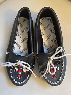 Vintage MINNETONKA Navy Leather Beaded Thunderbird Hard Sole Moccasins Sz 6 USA • $24.99