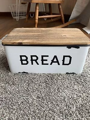 Hobby Lobby Farm Fresh Bread Box • $20