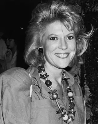 Actress Meredith Macrae Wearing A Large Beaded Necklace 1990 Old Photo • $5.83