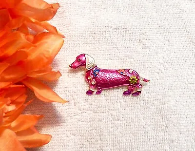 Classic Pin Brooch Dog Hound Pink Dachshund Short Legs Puppy Canine Gold Tone P4 • $4.59