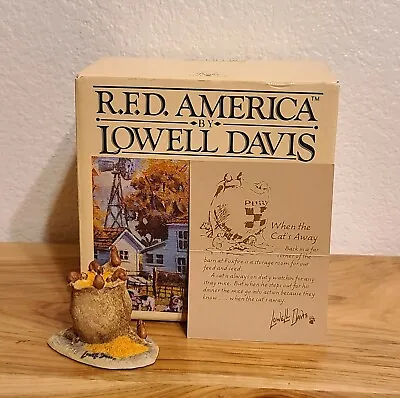 £11.63 • Buy Lowell Davis  When The Cat's Away  Figurine Mice Purina Feed Sack Schmid 225-276