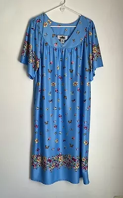 Metropolitan Womens 1X Muumuu House Dress Floral Butterfly Print V-Neck Vintage • $24