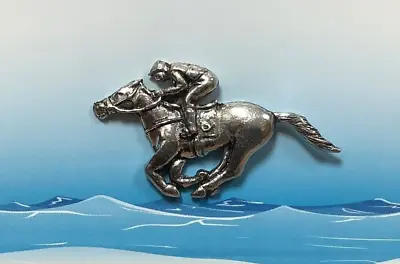 Race Horse And Jockey Silver Pewter Pin Badge (P) • £7.99