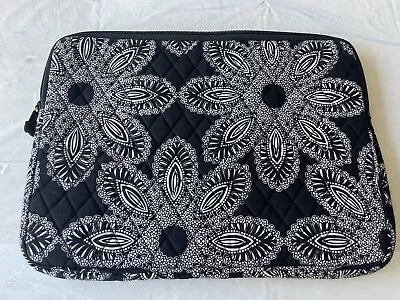 Vera Bradley Preowned Laptop Sleeve. Blanco Bouquet • $9.99