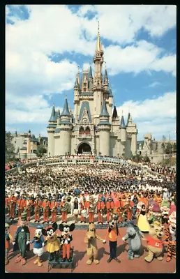 Postcard Disney World Cinderella Castle Mickey Mouse And Cast Of Thousands F • $3.99