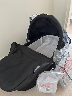 ICandy Apple 2 Pear Carrycot Bassinet Black. Hood Apron Matress & Raincover.  • £80