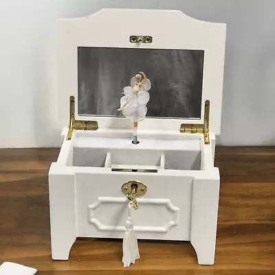 Design Studio Classic Lock Jewellery Box In White • $48.88