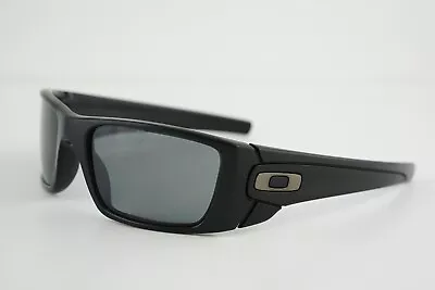 OO9096-05 Oakley FUEL CELL Matte Black/Polarized Sunglasses 60-19 • $56