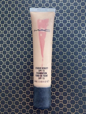 £21 • Buy MAC Studio Sculpt SPF15 Foundation -NC35. 40ml