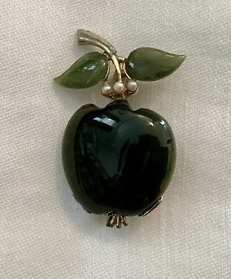 Vtg Estate Jewelry Genuine Green Jade Apple; Brooch Pin 1.75” By 1” Faux Pearl • $16