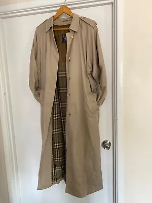 Vintage Burberry Trench (Negotiable Price) (Great Condition) • $1100