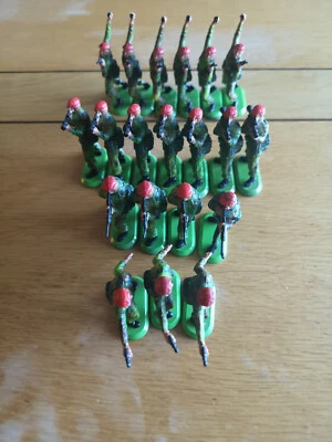 £10.50 • Buy 20 X Britain Super Deetail Soldiers - (Red Beret - Paratrooper) - #06