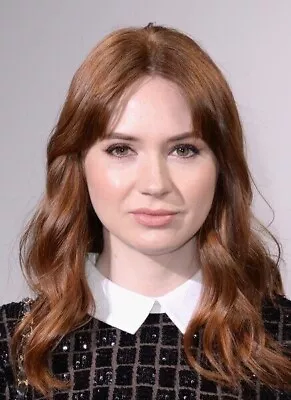 Karen Gillan Unsigned 10  X 8  Photo - Beautiful Scottish Actress *447 • £2.60