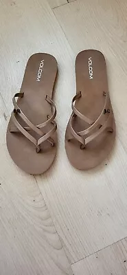 Volcom Women's 8 Brown Strappy Flip Flop Sandal Comfort Lightweight Shoes • $20