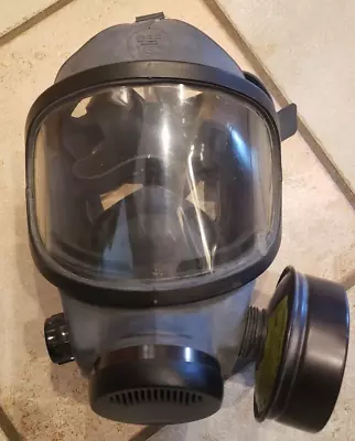 MSA Def Tec Gas Mask 1492 Medium Size Used Lightly • $40