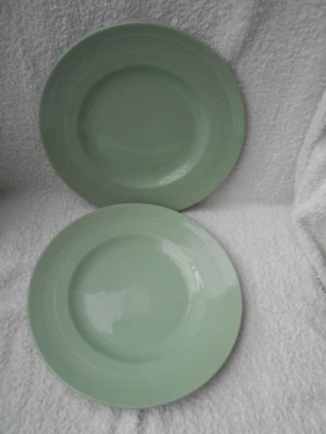 £3 • Buy Vintage Woods Ware Beryl - 2 Dinner Plates 10 