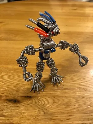 Predator Alien Metal Wire Sculpture • £10.99